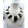 Collier Vintage en Résine Noire et Blanche